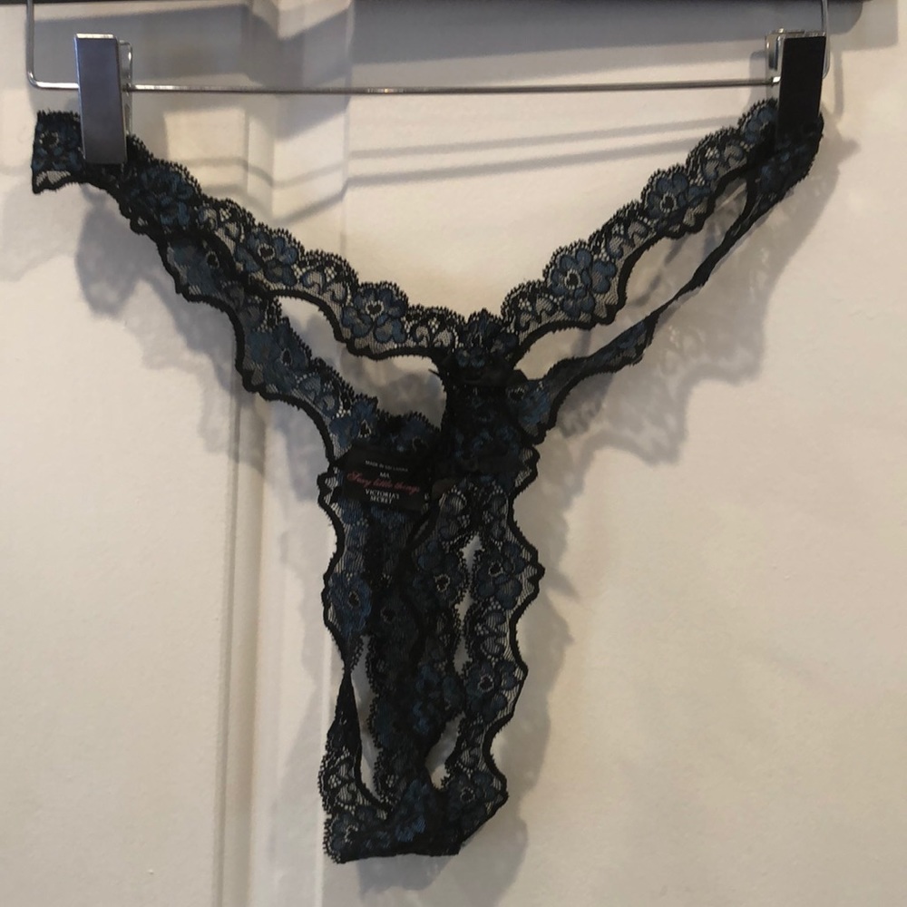 NWT Victoria’s Secret M/L Crotchless Panties